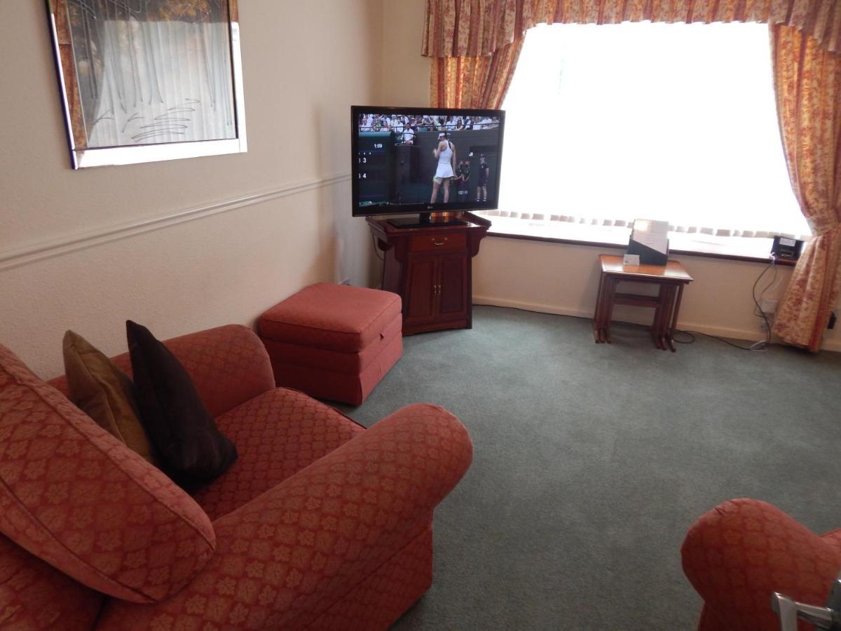 Spacious 3 Bdr House With Parking-Families-Corporate Groups By Orbitat Accommodations 剑桥 外观 照片
