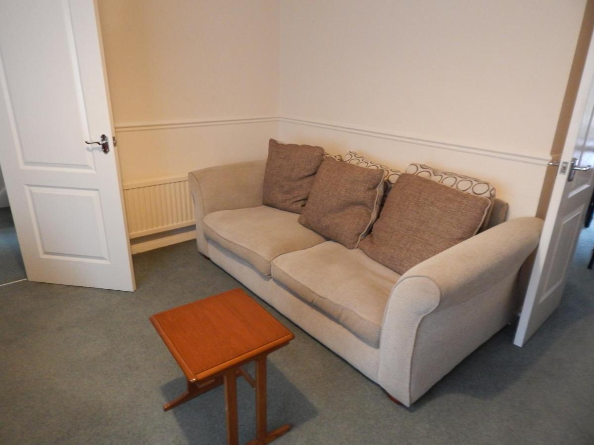 Spacious 3 Bdr House With Parking-Families-Corporate Groups By Orbitat Accommodations 剑桥 外观 照片