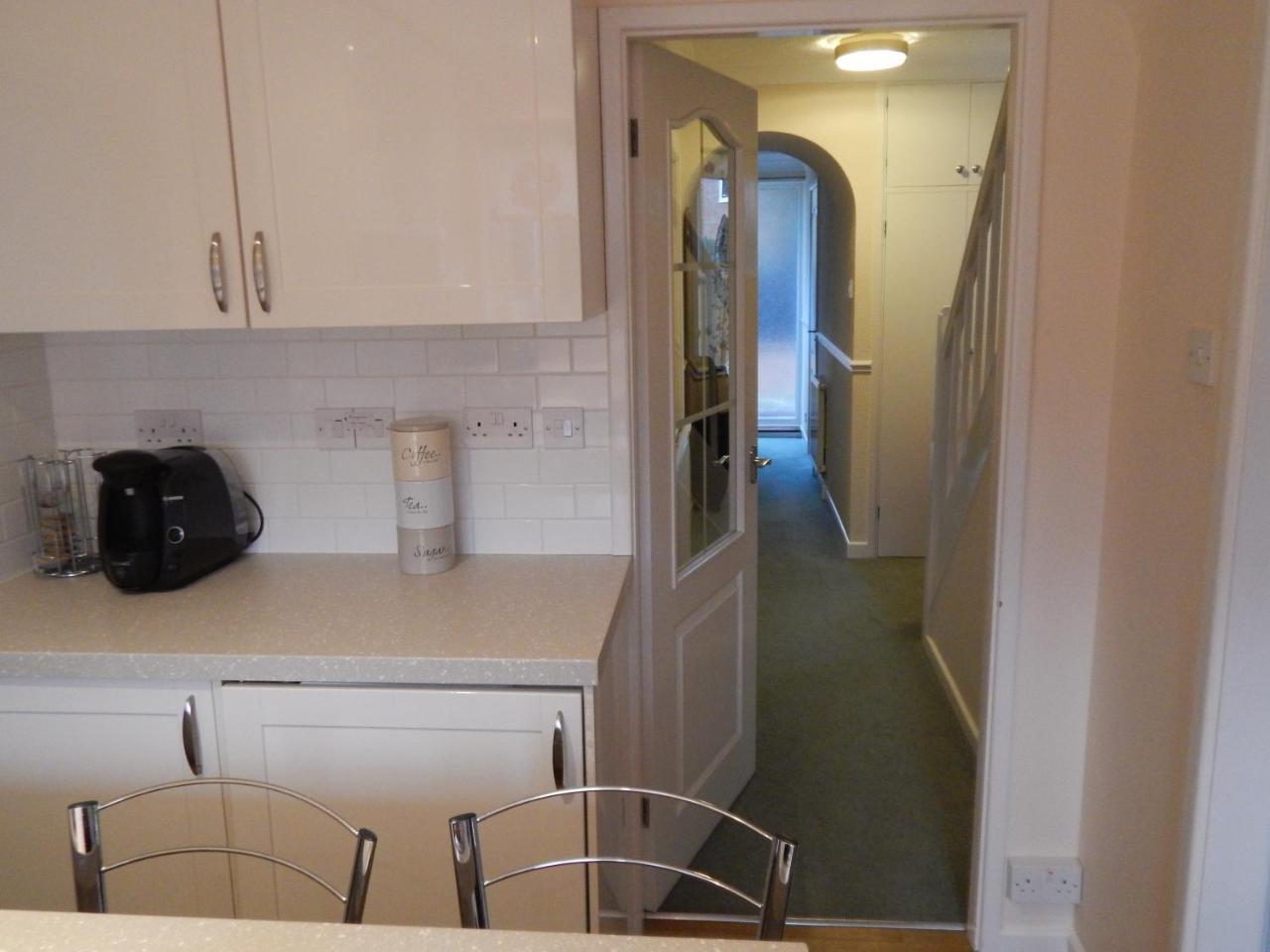 Spacious 3 Bdr House With Parking-Families-Corporate Groups By Orbitat Accommodations 剑桥 外观 照片
