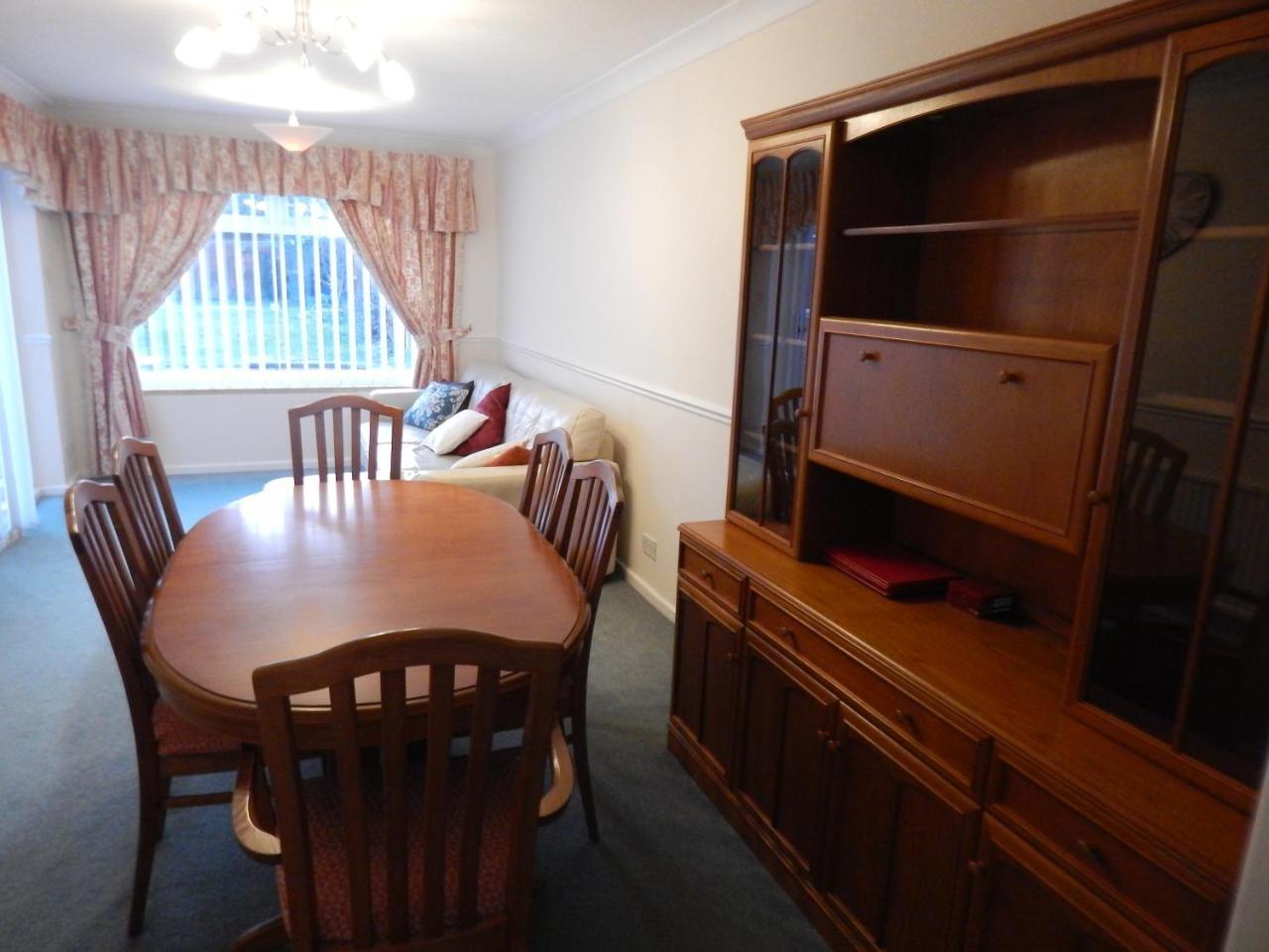 Spacious 3 Bdr House With Parking-Families-Corporate Groups By Orbitat Accommodations 剑桥 外观 照片
